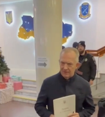 В лікарні Дніпра зробили подарунок сім&#039;ям військових до Дня ЗСУ: деталі