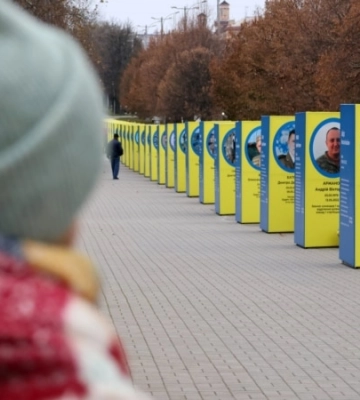 У Запоріжжі до Дня Збройних сил України доповнили Алею Героїв