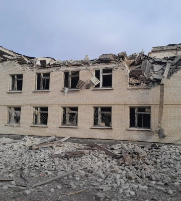 Российский самолет сбросил бомбу на предприятие в Золочеве (фото, видео)