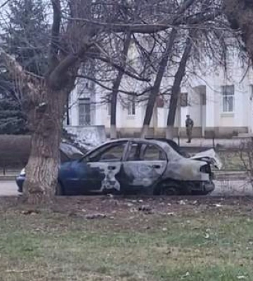 Взрыв в Луганске: взорван в авто "депутат" Попов погиб Взрыв в Луганске: взорван в авто "депутат" Попов погиб