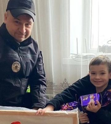 Дітей луцьких рятувальників привітали із днем Святого Миколая