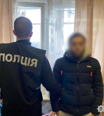 Вонзил нож в спину: на Салтовке безработный харьковчанин напал на прохожего