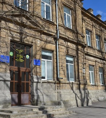 Департамент архітектури ОВА перевищив ціни при реконструкції Миколаївської гімназії №2