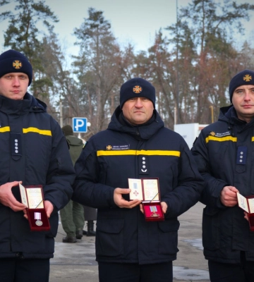 Рятувальники Черкащини отримали нагороди від президента