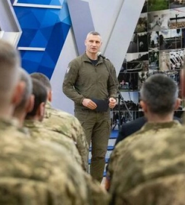 У День Збройних сил України Кличко нагородив медалями майже сотню військових