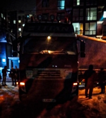 У Луцьку вантажівка перегородила дорогу: на місці працювали рятувальники