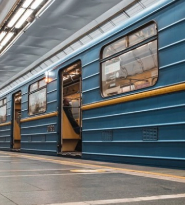 Рух поїздів між станціями київського метро &quot;Деміївська&quot; та &quot;Теремки&quot; припинили через ремонт на “близько 6 місяців”