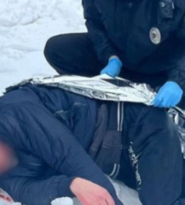 У Брюховчах поліцейський урятував життя перехожому, в якого стався епілептичний напад