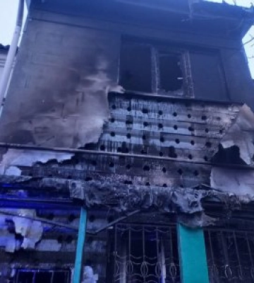 Миколаїв: вогнеборці гасили пожежу в двоповерхівці