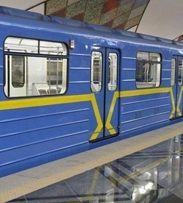 В Киеве уже остановили движение метро между станциями Теремки и Демеевская