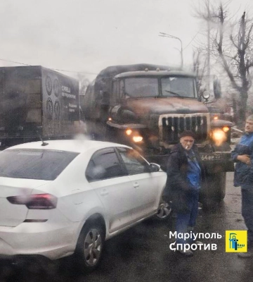 У Маріуполі військова вантажівка з боєкомплектом протаранила цивільне авто - Андрющенко