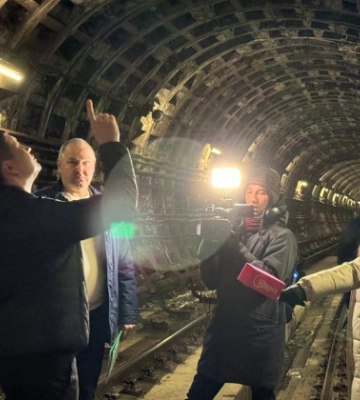 У тунелі київського метро утворилися тріщини, є загроза обвалу, відео