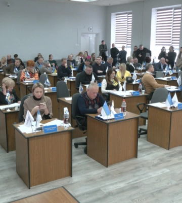 Гроші ще на 40 дронів. Депутати Рівнеради зібралися на сесії (ВІДЕО)