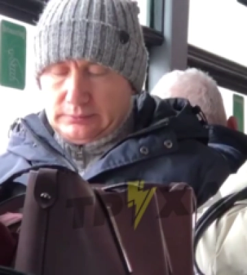 В киевском троллейбусе заметили &quot;двойника Путина&quot;: видео