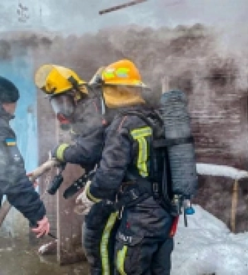 На Одещині врятували двох немовлят під час пожежі в житловому будинку