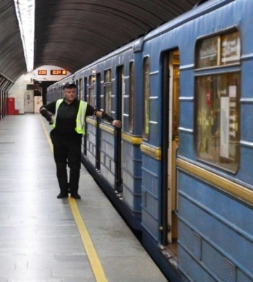 Підтоплення метро у Києві та рішення МОК щодо росіян і білорусів. Головне за день