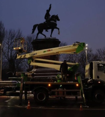 У Києві розпочали демонтаж пам&#039;ятника Щорсу
