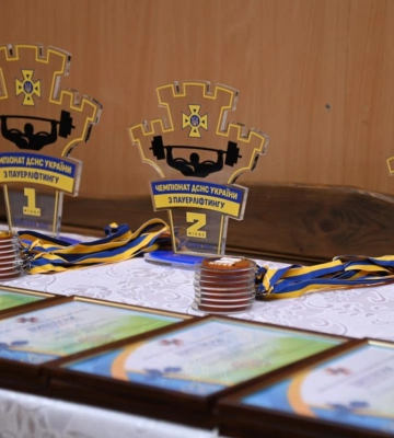 Рятувальники Рівненщини вибороли золото з пауерліфтингу