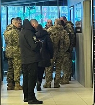 В Києві співробітники ТЦК прийшли в спортзал, де займається нардеп Тищенко: фото