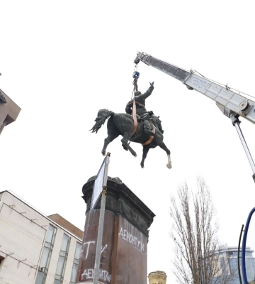 У Києві демонтують пам’ятник Щорсу