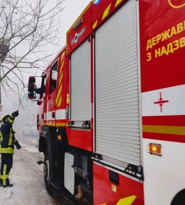 У Луцьку горить гараж на Карбишева 