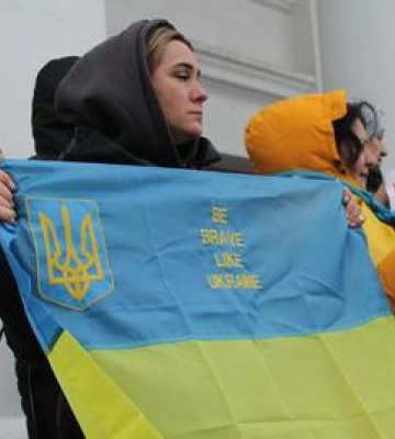 Ялинка чи дрони: у Полтаві влаштувати мітинг проти встановлення новорічної ялинки