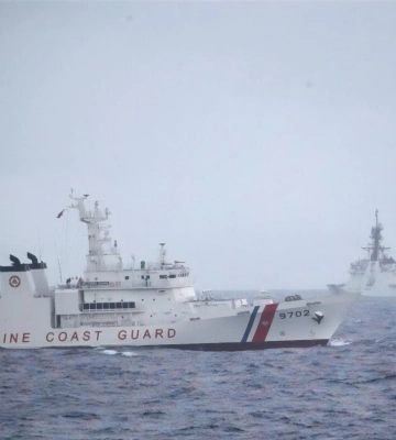 Китай застосував водомети проти суден Філіппін, у США відреагували