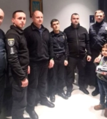 Семирічного Артема із Донеччини ознайомили із роботою рівненських поліцейських