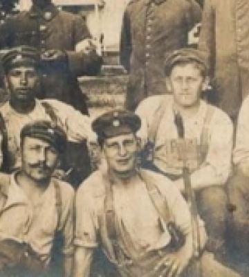 У селі на Волині в чоловіка виявили 600 літрів самогону