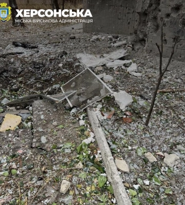 Армія рф вночі атакувала Херсон: показали фото