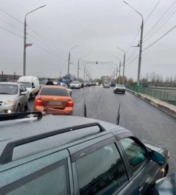 В Мелитополе массовое ДТП - столкнулось более семи автомобилей