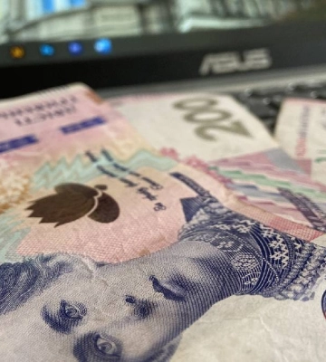 Хотіла продати одяг: прикарпатка потрапила в пастку шахраїв та втратила 71 тисячу гривень