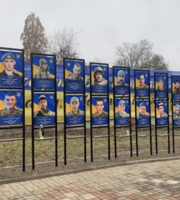 У Кіцмані відкрили Алею Слави загиблих воїнів