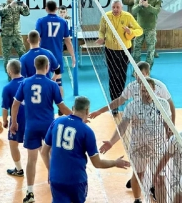 У Луцьку льотчики ПК «Захід» зіграли у волейбол 