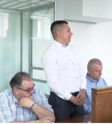 Здав волонтер: у Луцьку працівник фонду вимагав гроші за переправлення за кордон