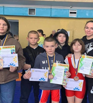 Криворізькі борці завоювали три «бронзи» Всеукраїнського різдвяного фестивалю
