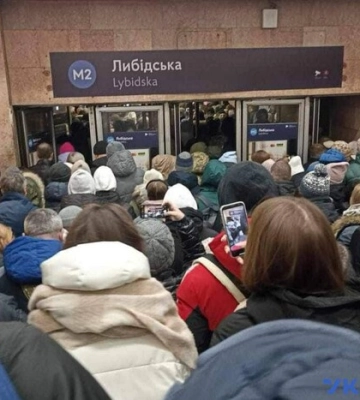 Перший понеділок без шести станцій метро. Що відбувається у Києві