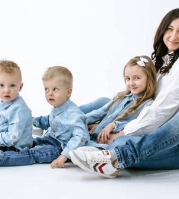«Ми одна команда і любимо цього хлопчика»: сім'я з Луцька під час війни усиновила дитину з інвалідністю