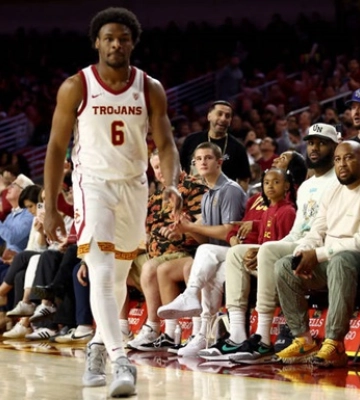 Син ЛеБрона дебютував у NCAA