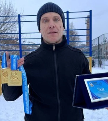 Переселенець з Донеччини, який живе у Луцьку, став триразовим чемпіоном Європи з гирьового спорту