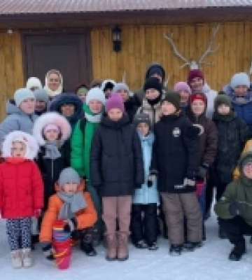 Дітки Шаччини відвідали з екскурсією оленячу ферму на Волині
