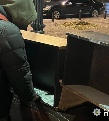 Переправляв чоловіків за кордон: в Одесі викрили працівника ТЦК