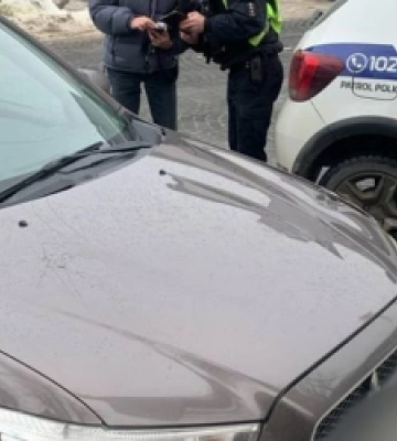 Львівські патрульні розповіли, чим загрожує паркування на пішохідному переході