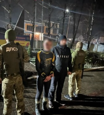 За допомогою дрона закарпатські прикордонники виявили двох порушників