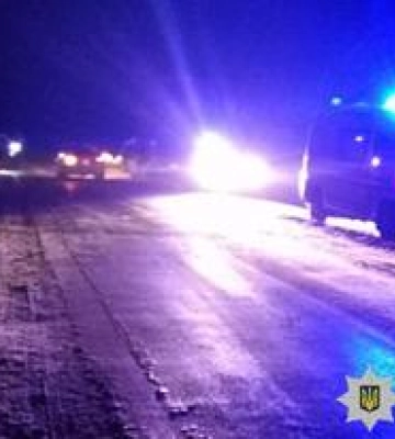 На Полтавщині на узбіччі знайшли тіло чоловіка: поліція розшукує винуватця