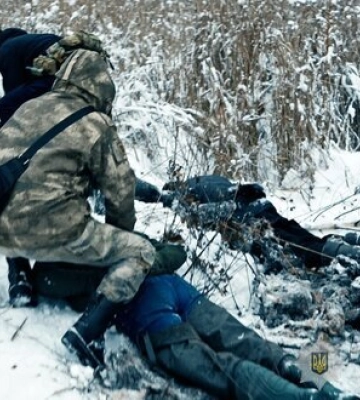Нацполіція під час обшуків вилучила майже 4,5 млн грн у нелегальних копачів бурштину на Рівненщині. ФОТОрепортаж