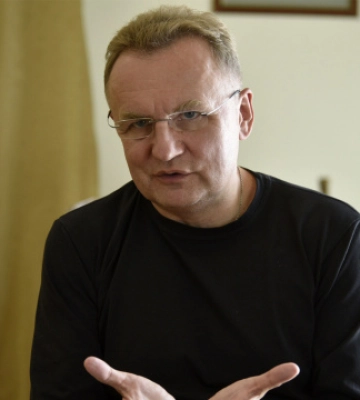 Садовий подав декларацію: за рік ₴813 тисяч зарплати, у дружини - майже ₴2,4 мільйона