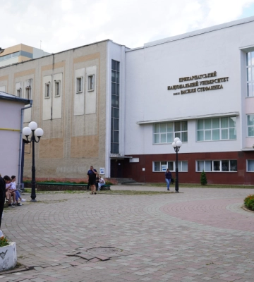 У Франківську в університеті шукають вибухівку