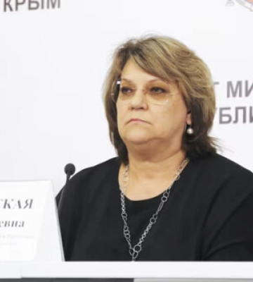 Повідомлено про підозру &quot;заступниці&quot; Аксьонова Романовській, яка вербує кримських школярів до &quot;Юнармії&quot;, - СБУ