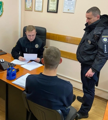Допомагав «рішати питання» – поліцейські повідомили мешканцю Стрийщини про підозру у шахрайстві